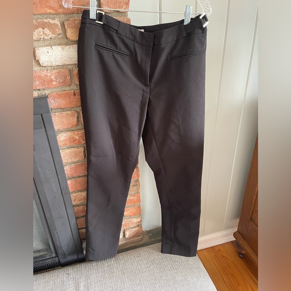 H&M women’s high rise black straight leg dress pants. Size 8.